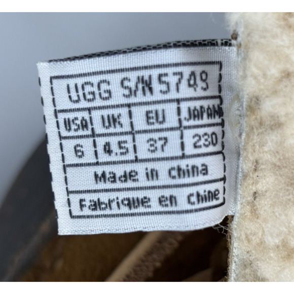 UGG Gaviota Ankle Boots Womens Size 6 EUR 37 Tan Suede Leather Sheepskin Fringe - Picture 16 of 16